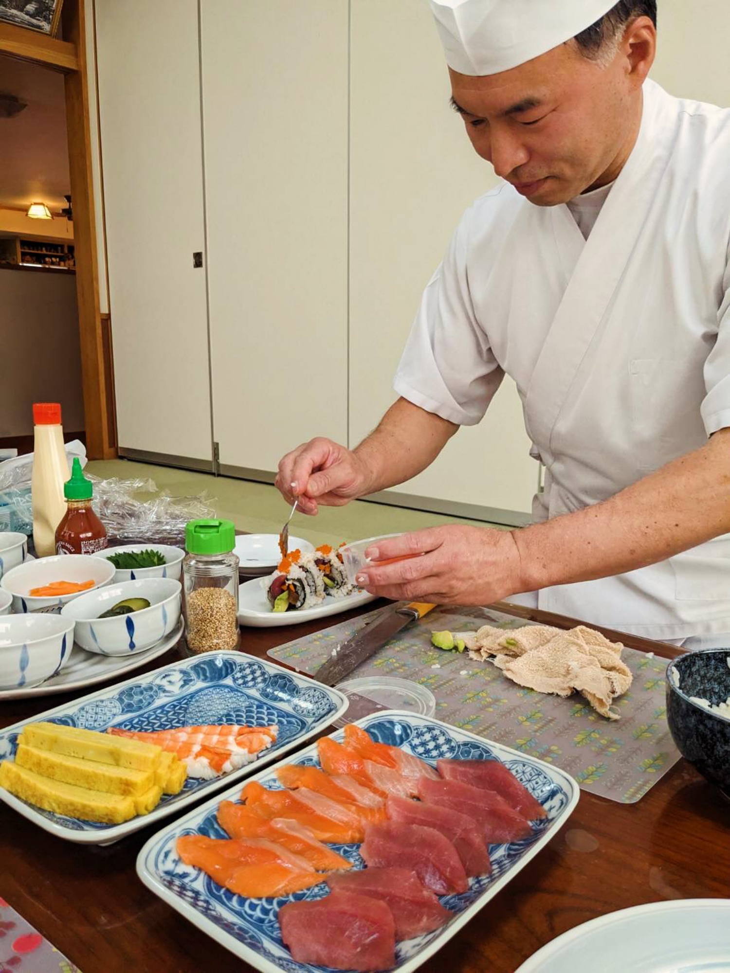 【体験アクティビティ】大人気「寿司作り体験」地元で大人気の「あすか寿司」のマスターが講師を務めます