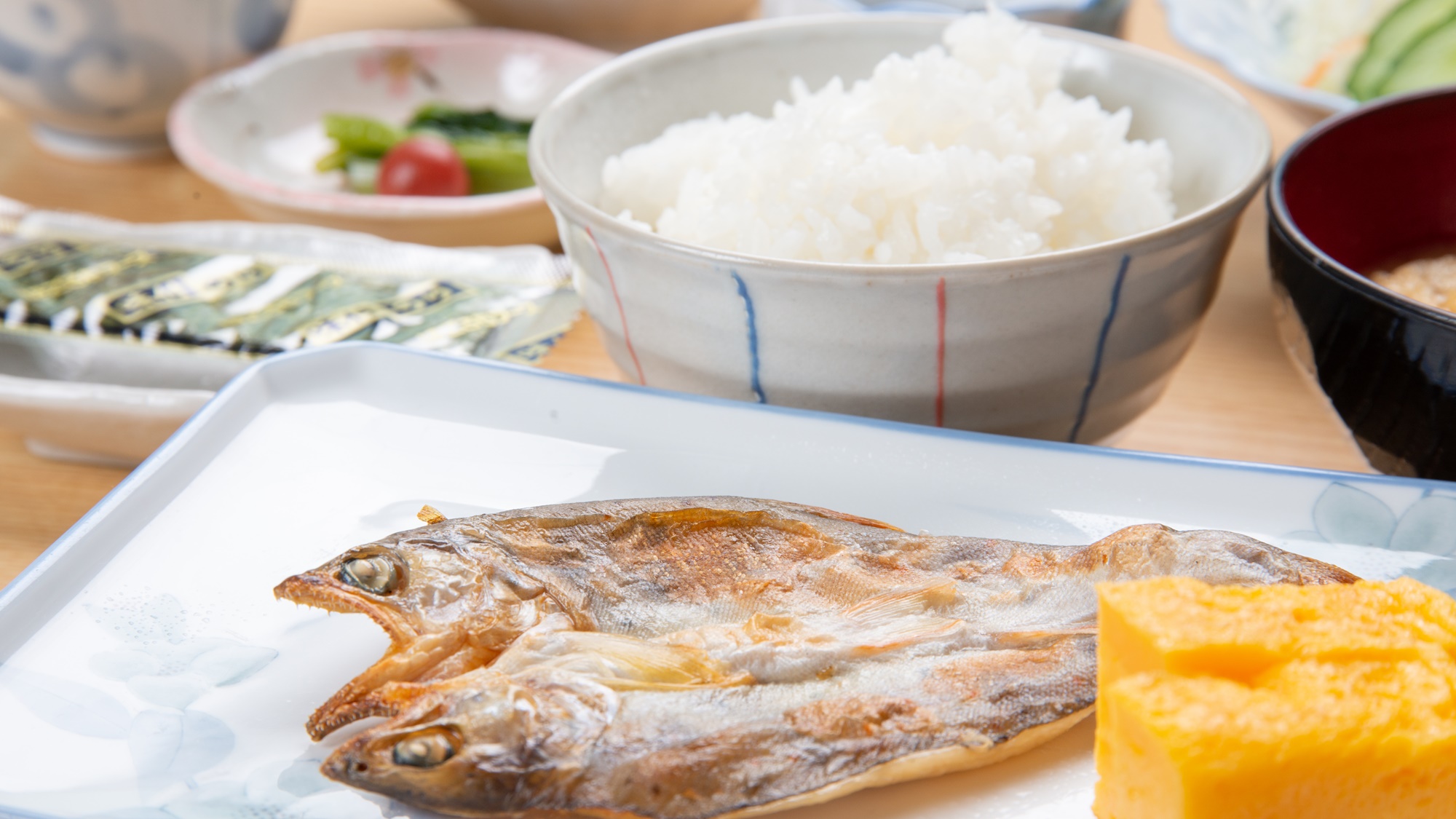 *朝食一例／焼き魚は遠山産のアマゴです