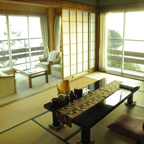 No. 401 guest room, Japanese and Western room with a capacity of 6 people