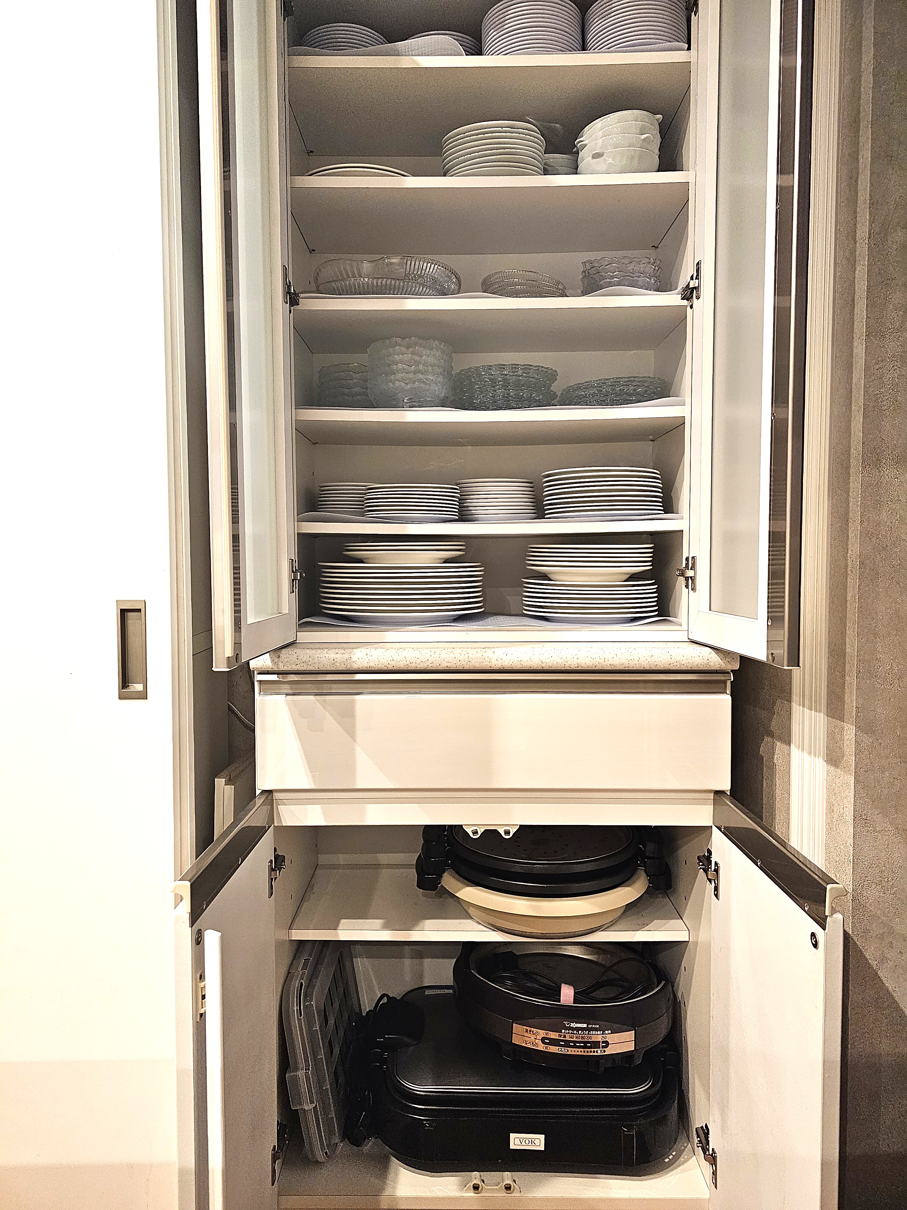 2F キッチン 食器類①