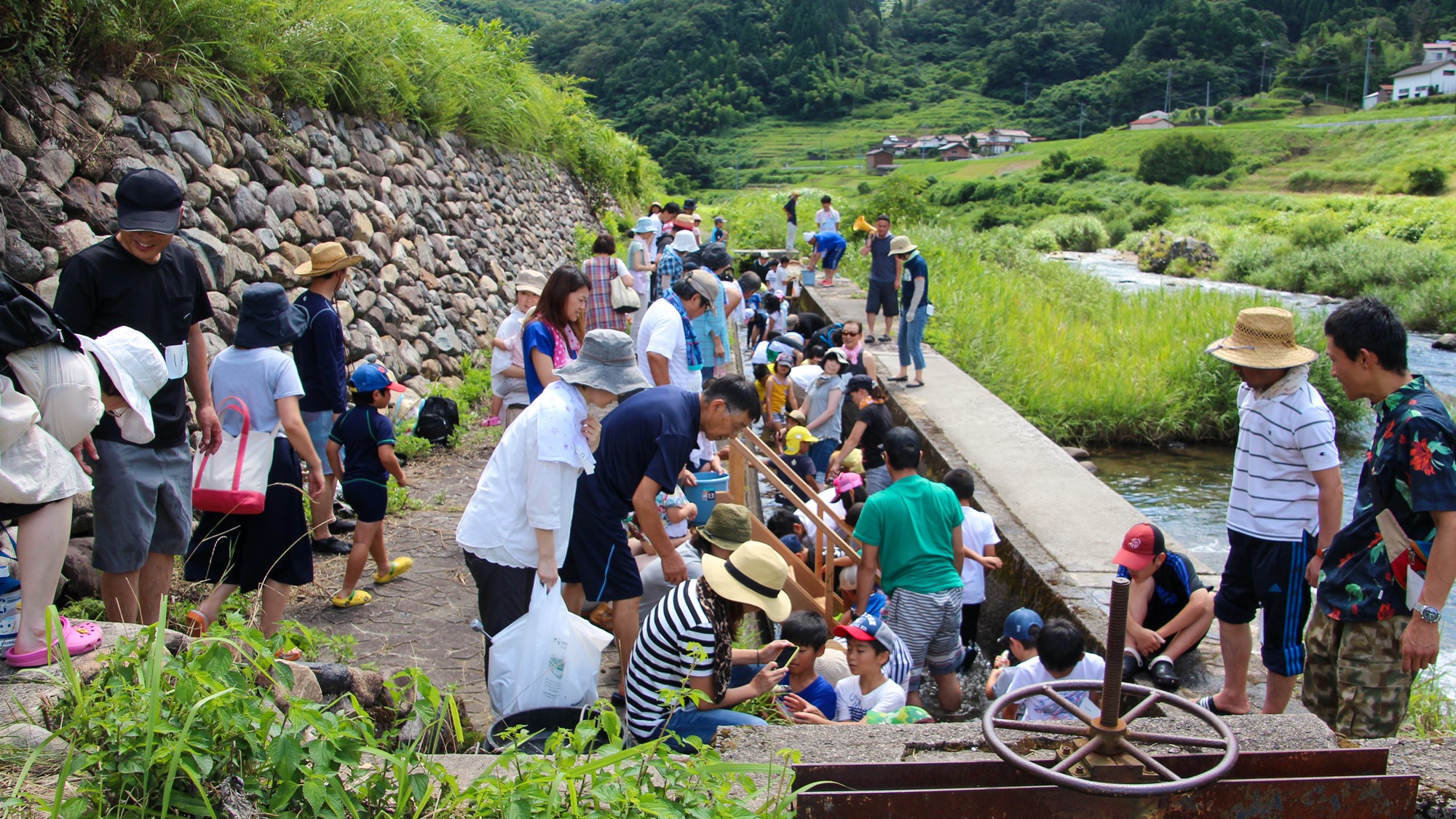 *【飯の原農村公園吉栗の郷】隣地の遊好の里でカヌー体験・川遊びもできます。