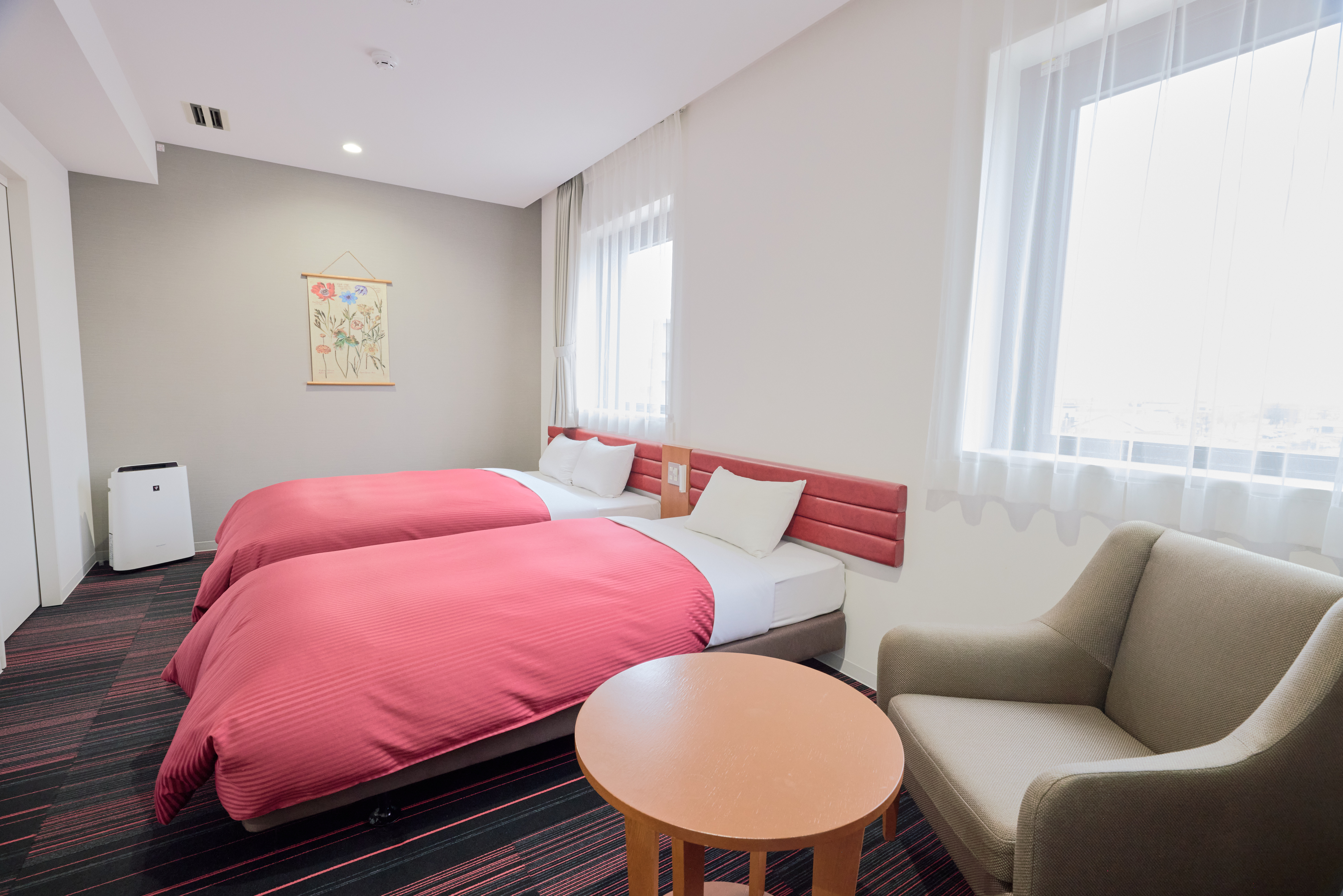 コーナーツインルーム☆5階のコーナーで寛ぎの28平米の広さ。バス・トイレ別タイプのお部屋でございます。