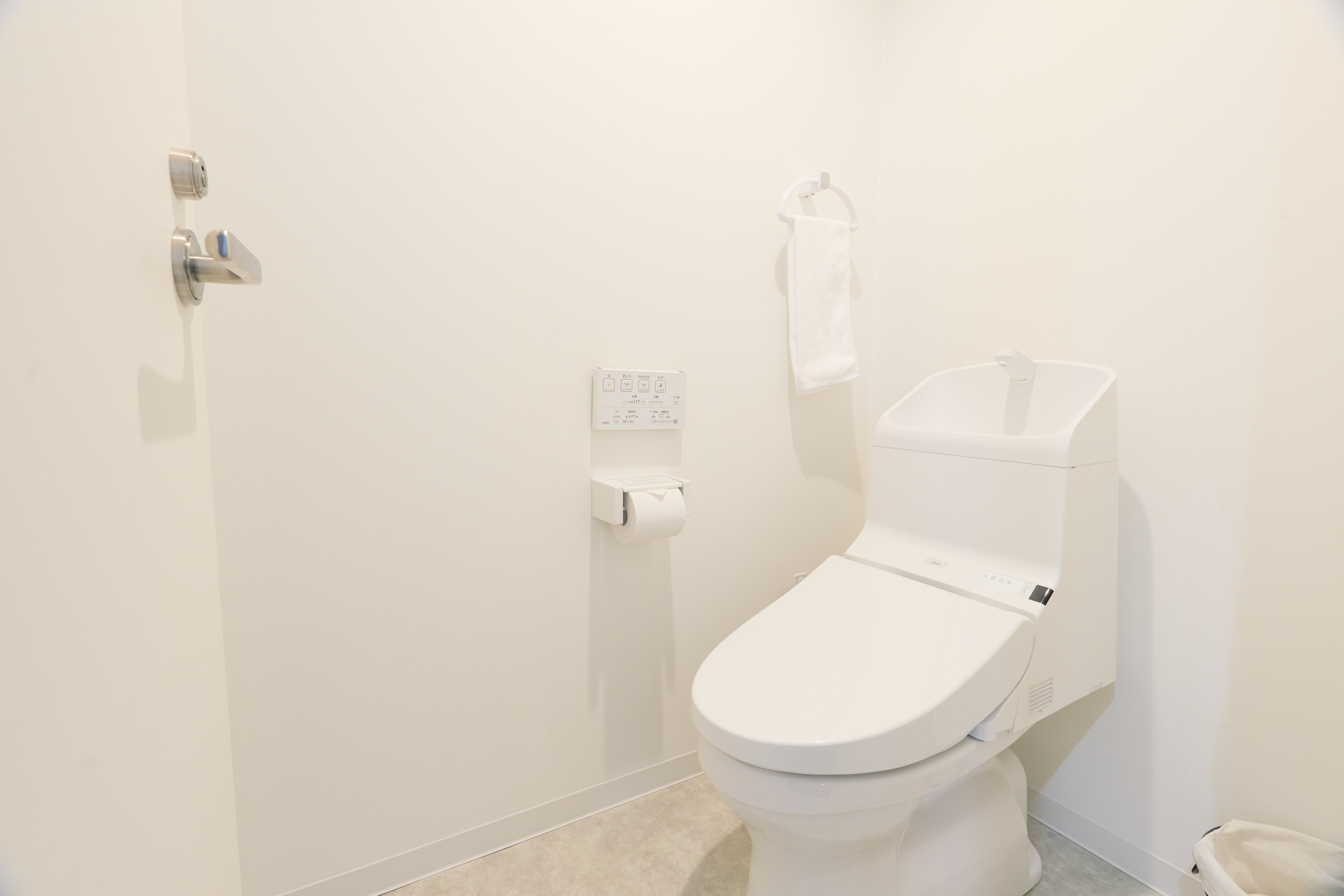 ラージ・コーナーツイントイレ