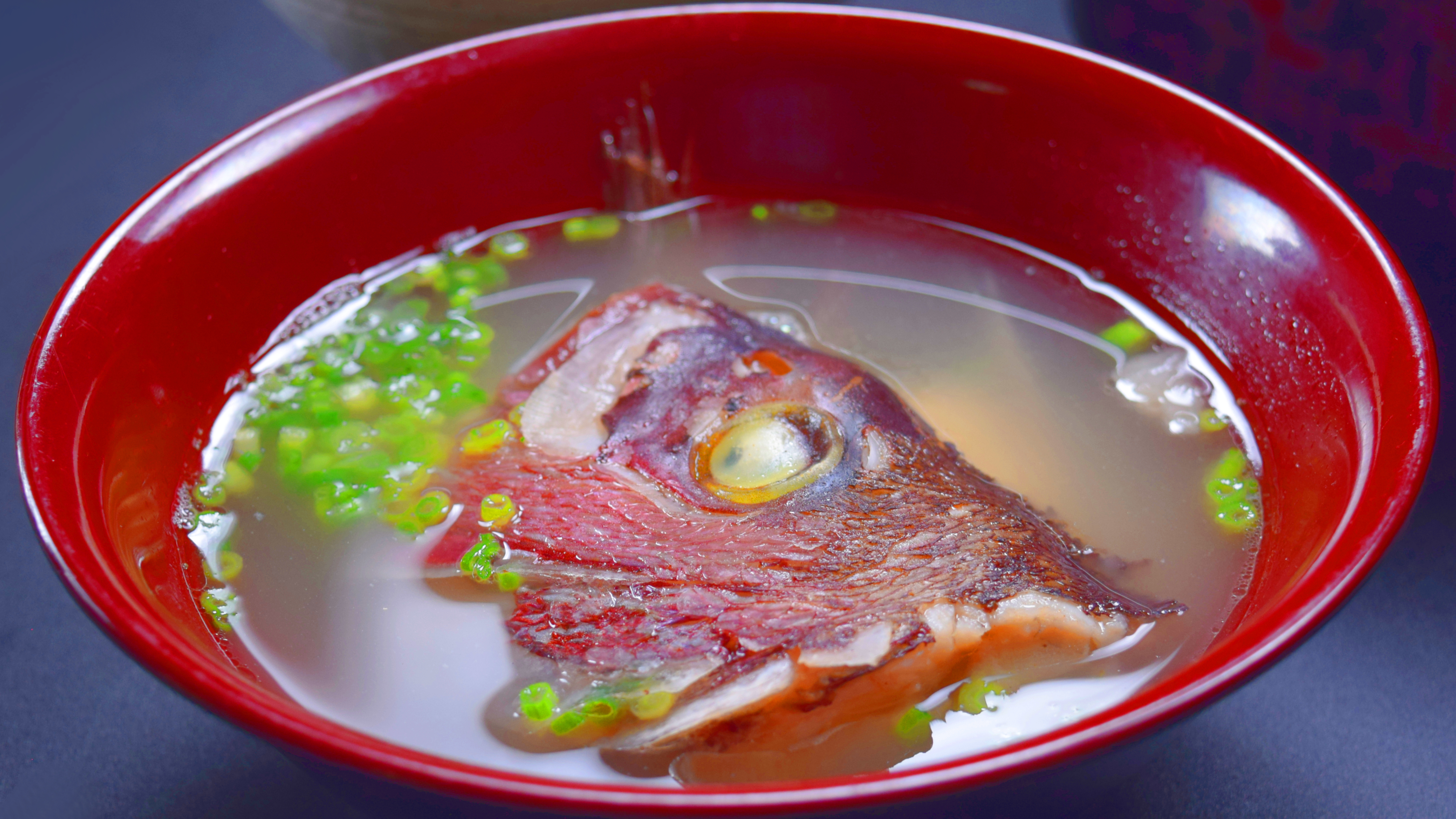 お客さまに大好評！旨みがたっぷり染み出した上品な味わいとたっぷりコラーゲン