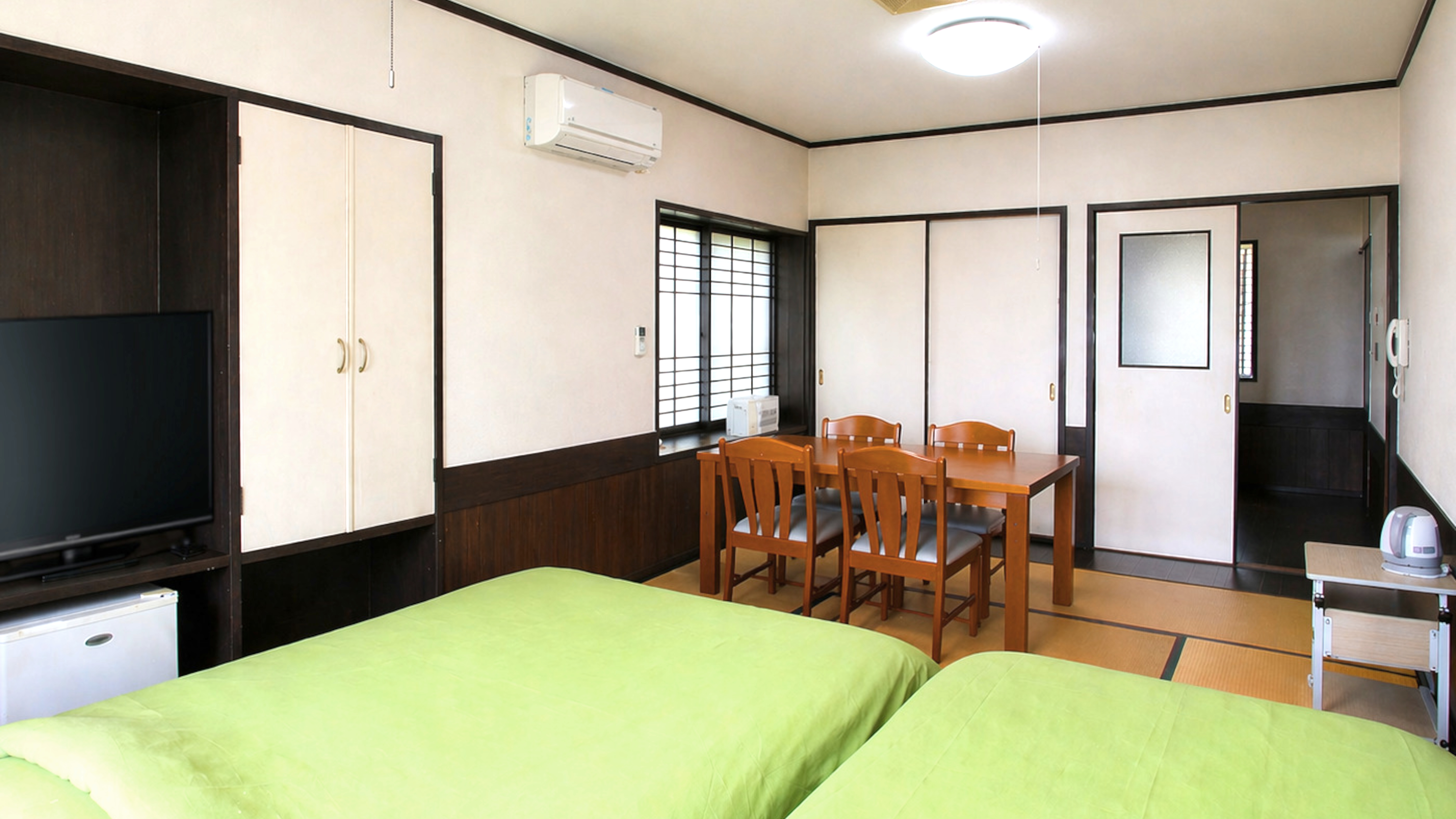 和洋室★和室6畳+洋室のお部屋で景色をのんびり眺め、ゆったりお食事を