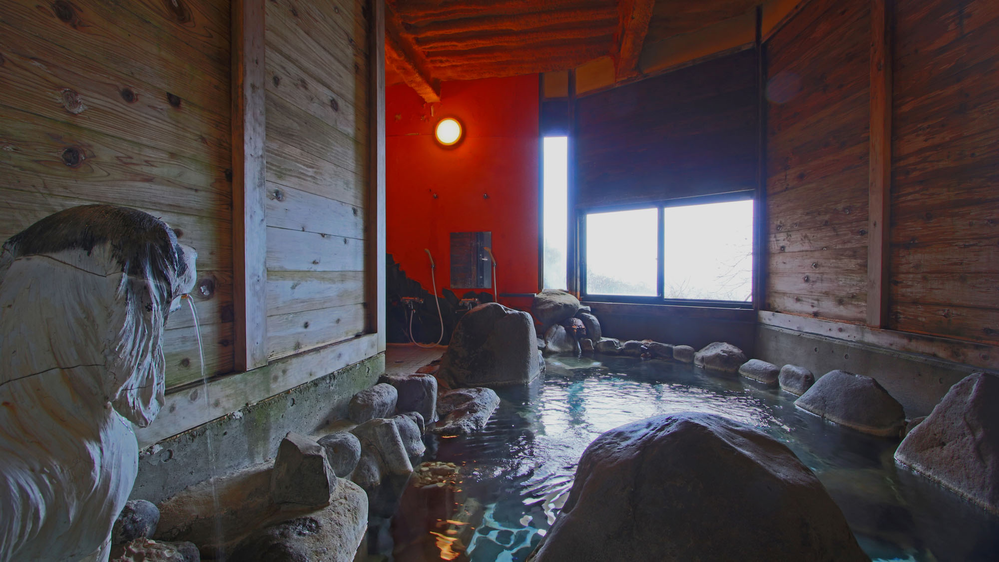 大岩風呂◆奥行きのある温泉でのんびりできます