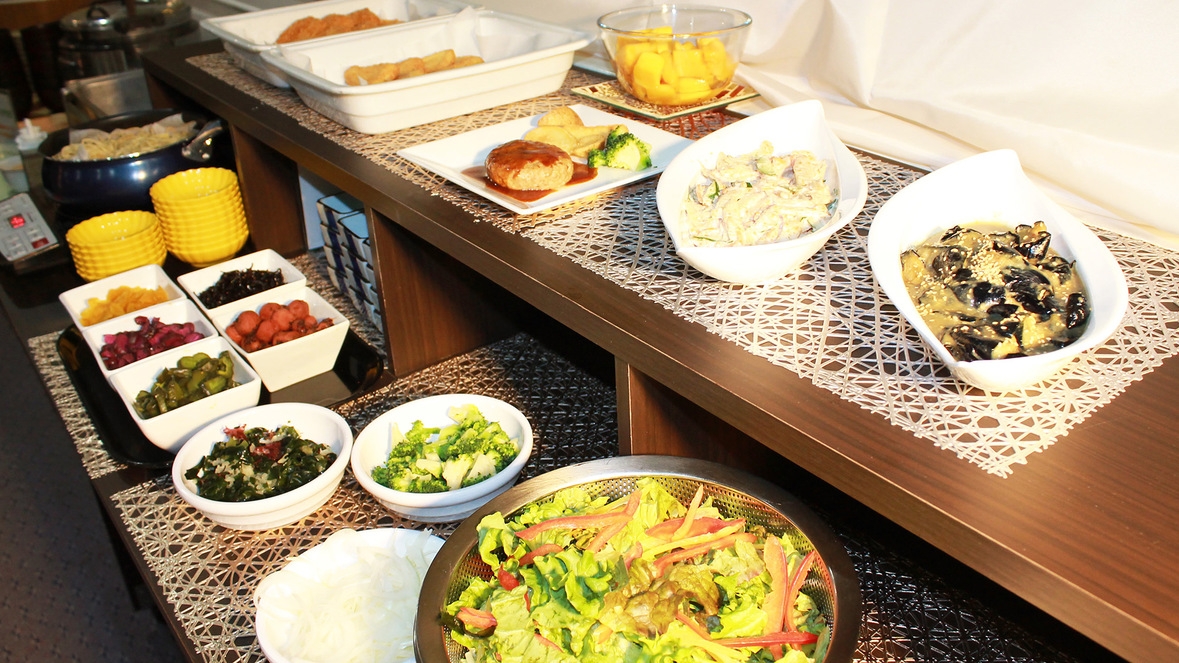 ●【連泊割引】7連泊以上でお得＋焼酎900ml付☆ハーフバイキングの夕食と和洋バイキングの朝食付