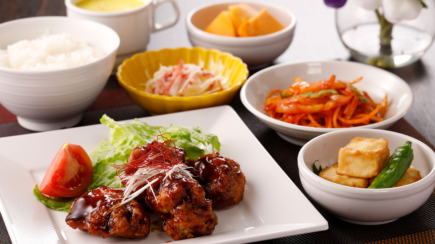 【連泊割引】3連泊以上でお得☆ハーフバイキングの夕食と和洋バイキングの朝食付プラン（2食付）