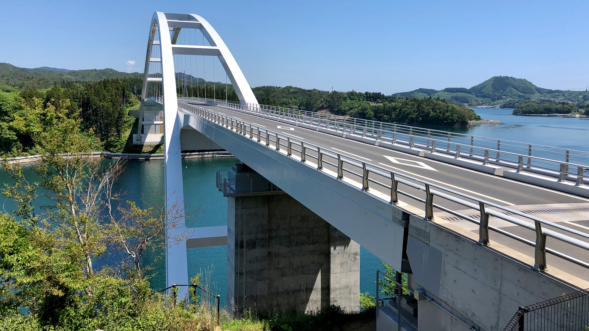 気仙沼本土と気仙沼大島をつなぐ「気仙沼大島大橋」