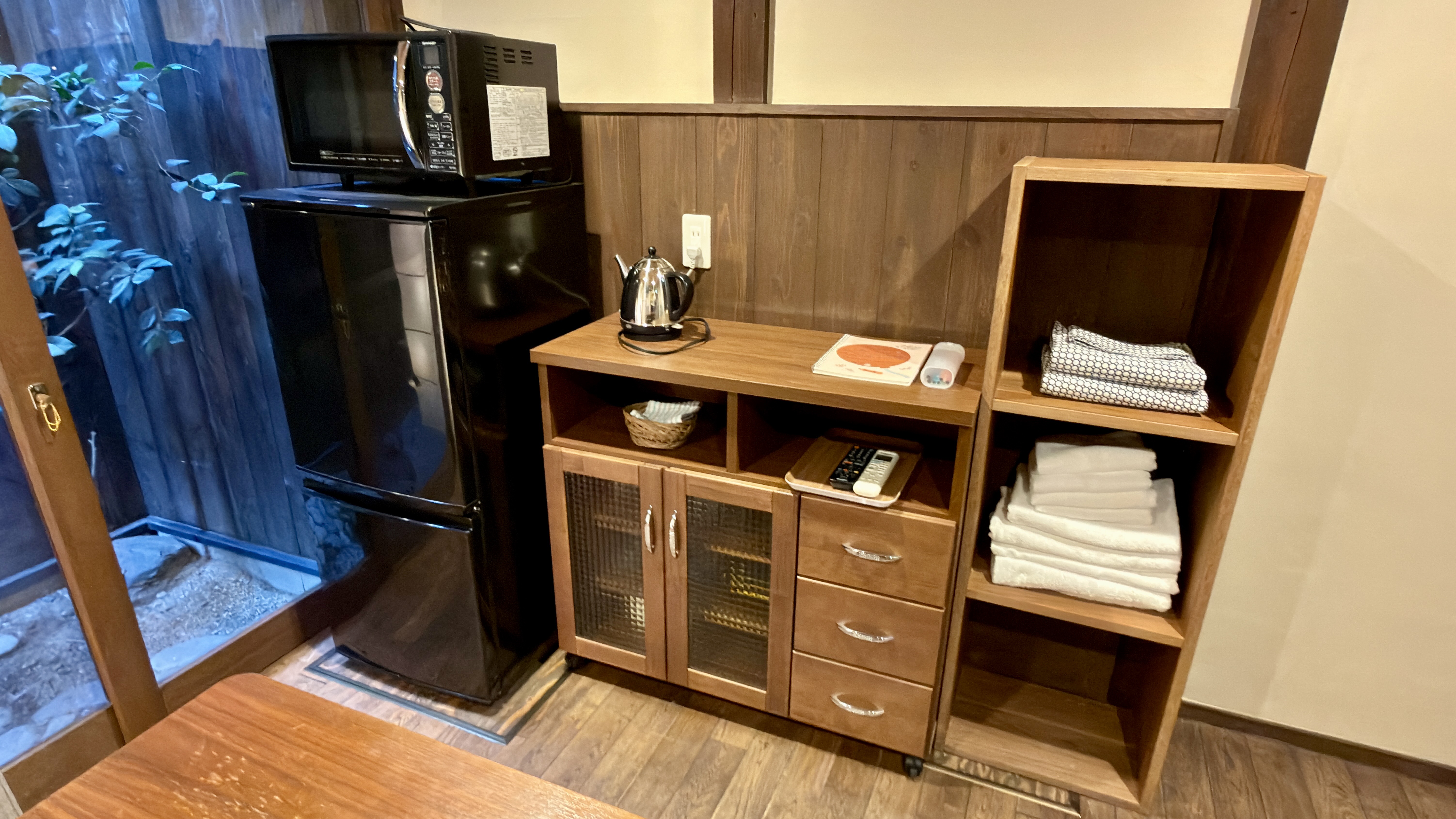 ひーリビング棚類