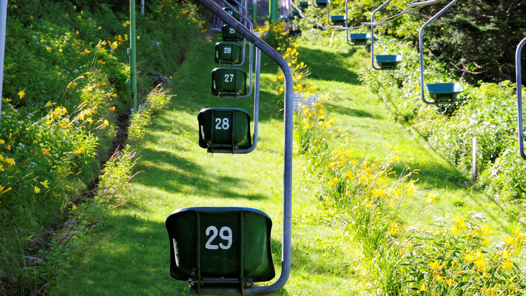 *つるぎ山／登山リフトまで当館から車で約８分