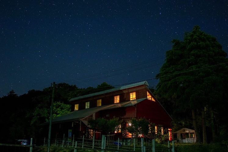 建物の夜景