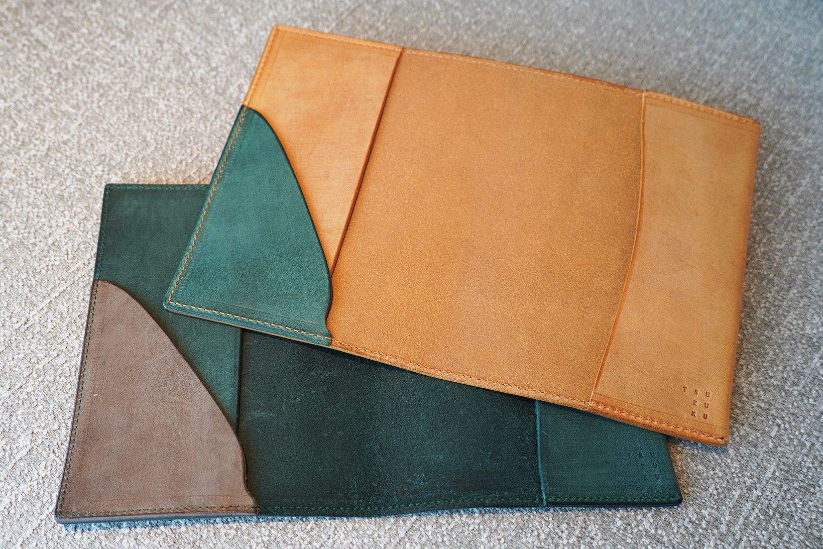 「TSU ZU KU」特注　本革トラベラーズブックカバー