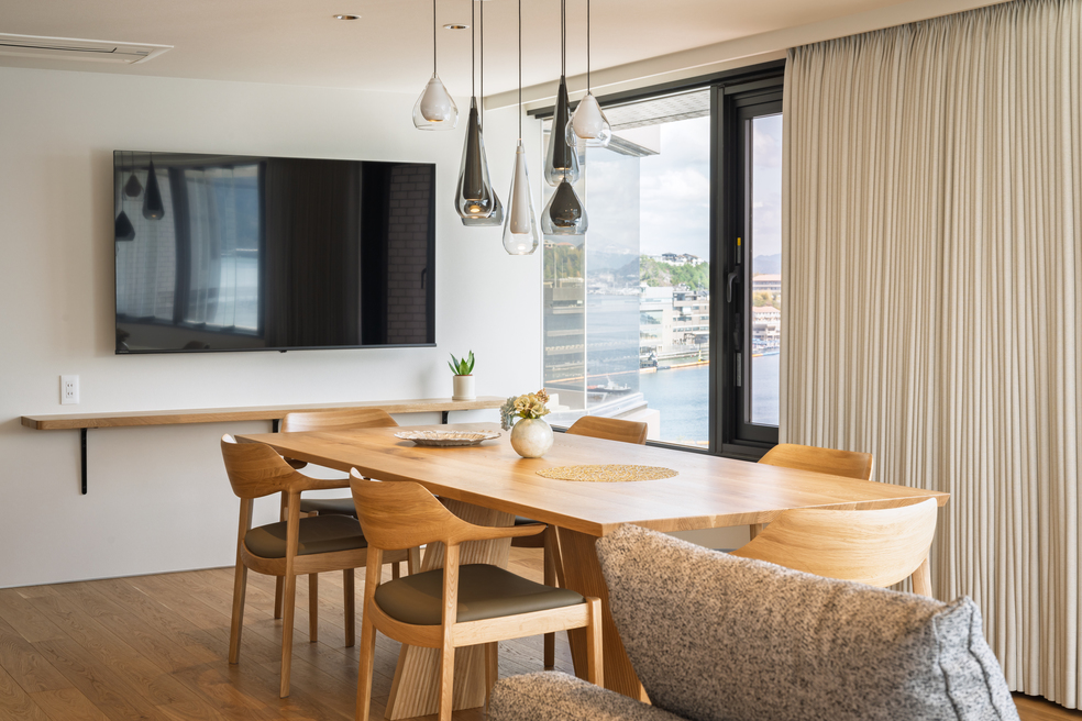 801ダイニングテレビ