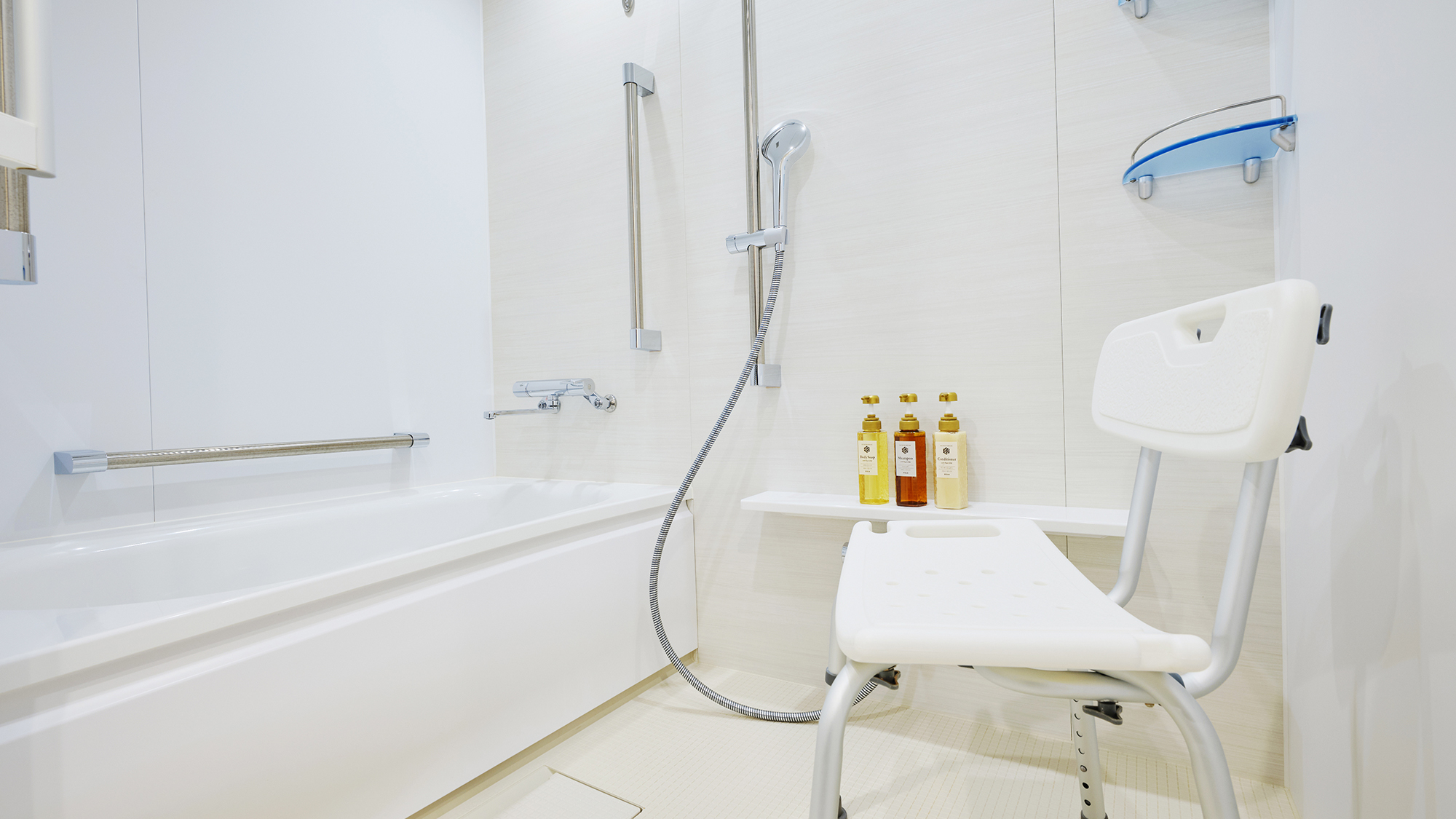 ユニバーサルルーム　バスルーム