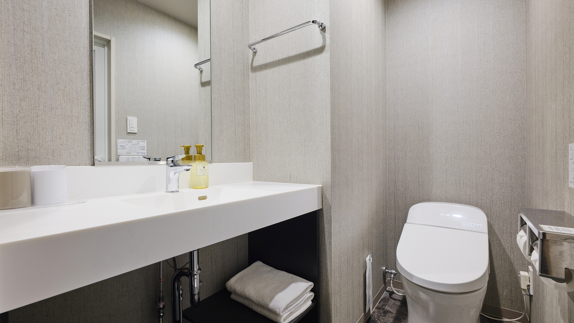 デラックスツイン（ソファーベッド付）