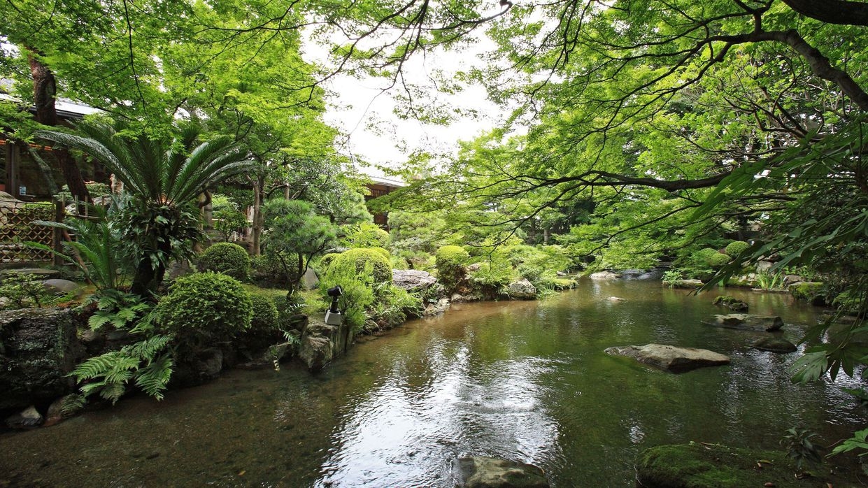 京都の夏の風物詩『川床』で、すき焼きディナー付プラン（ホテル朝食付）