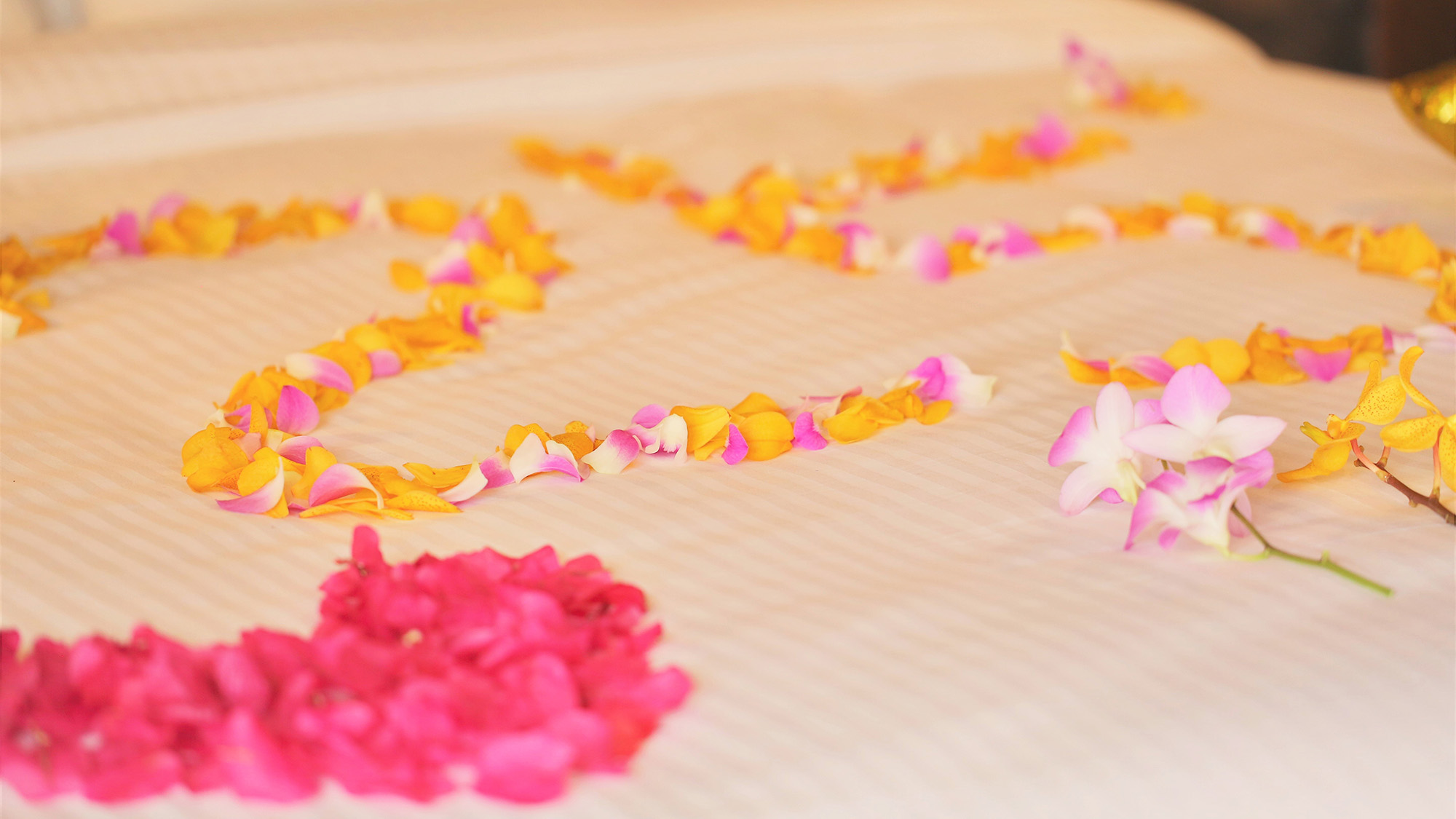 ・【ベッドフラワーデコレーション】心に残る感動のひとときをお手伝い致します