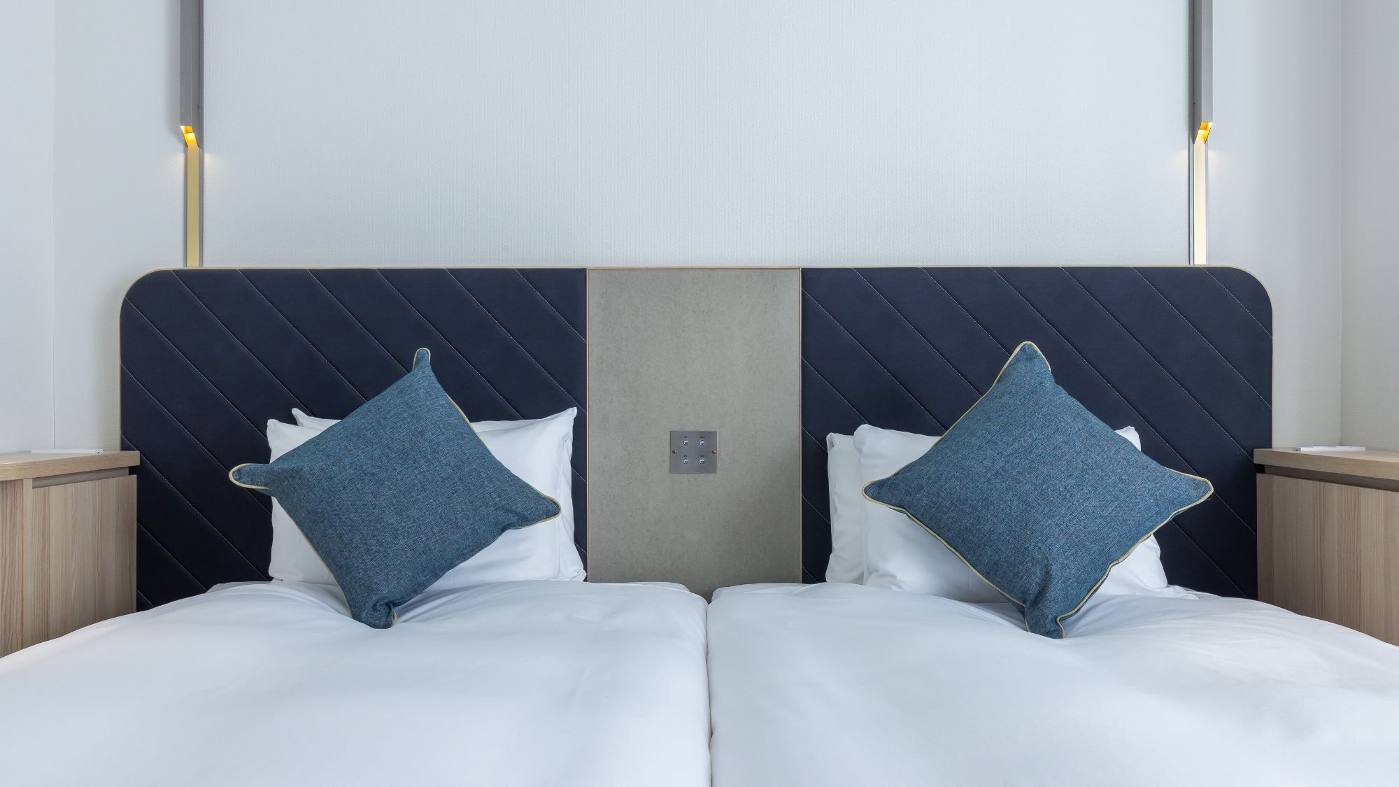 ◆スタンダードツイン｜全室高級ベッドブランド「シモンズ」を採用