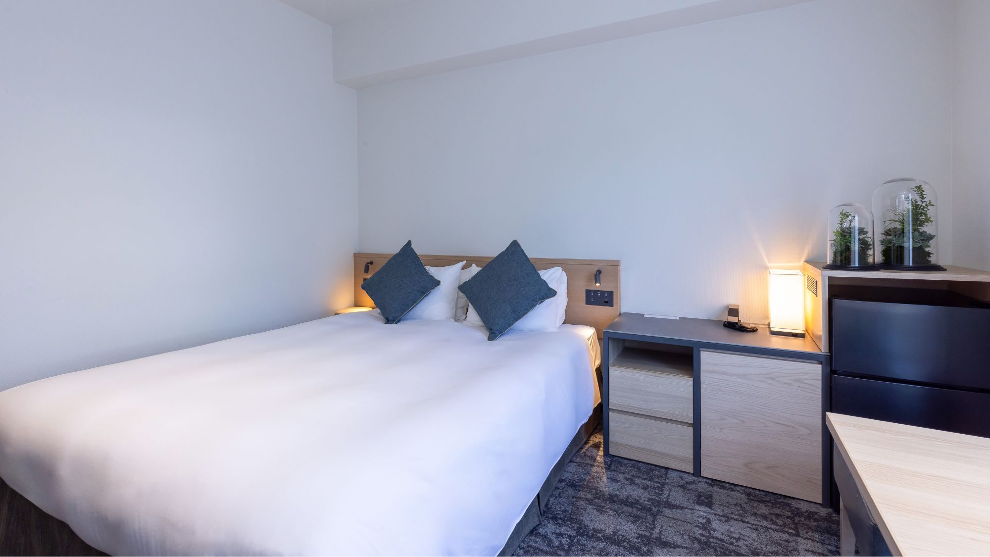 ◆スタンダードダブル｜160cm幅のダブルベッド×1台