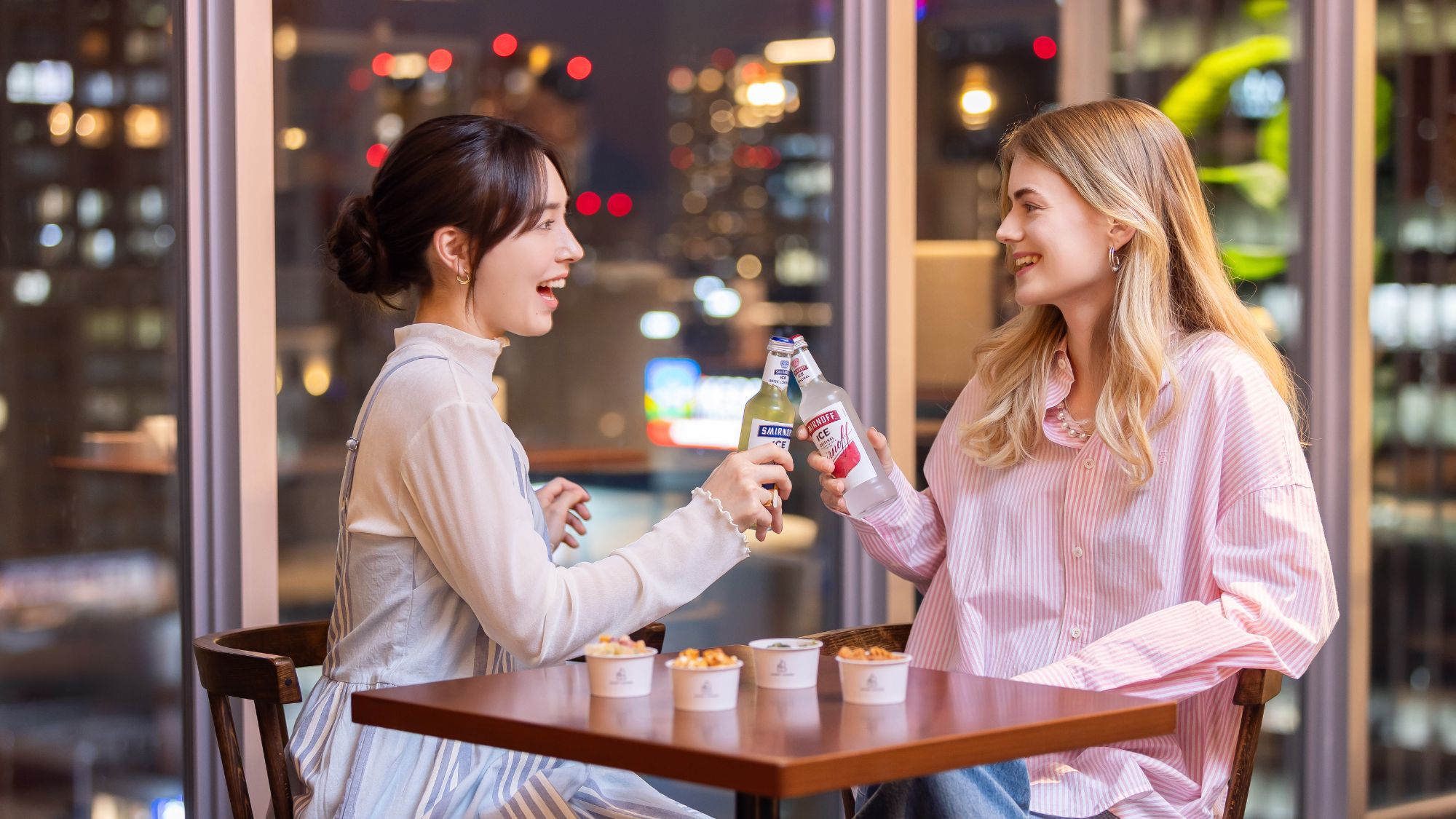 ◆シェアラウンジ｜お酒を片手に景色も楽しめる、アルコールプランもございます