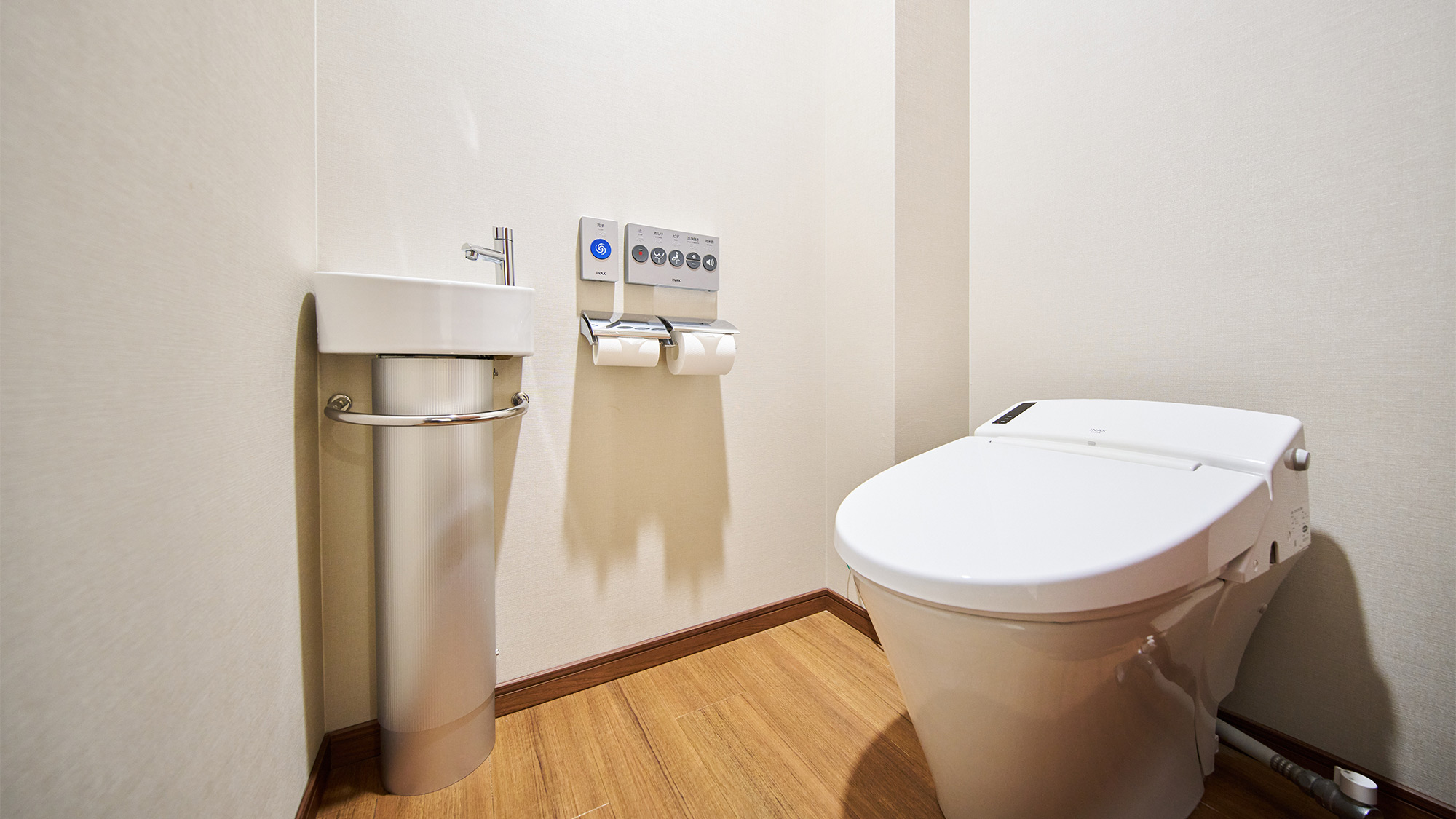 ・【シングル・ツインルーム/トイレ】温水洗浄機付トイレ。快適にご利用いただけます