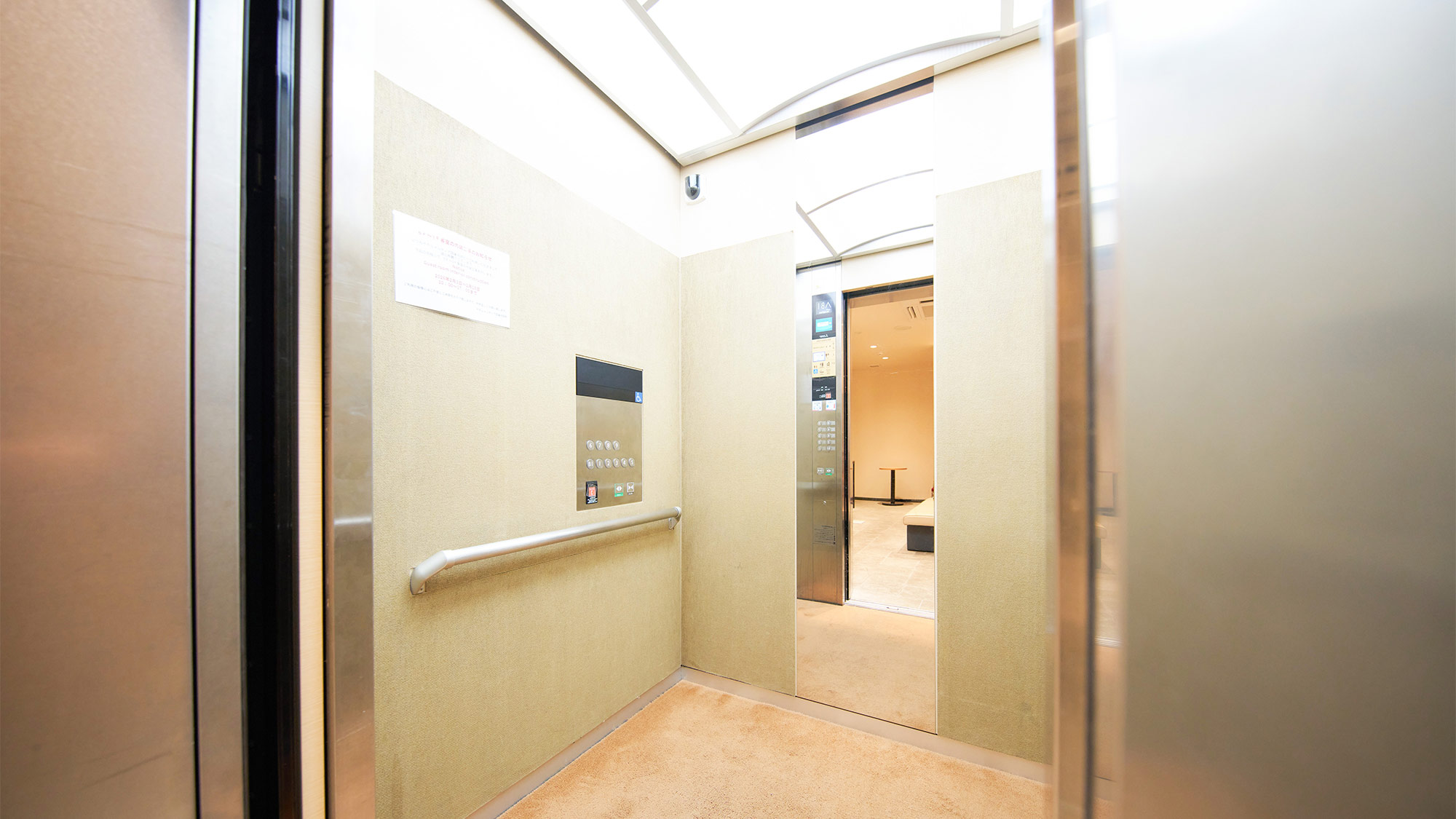 ・【館内設備/エレベーター】階段が苦手な方やお子様連れでも安心してお越しください