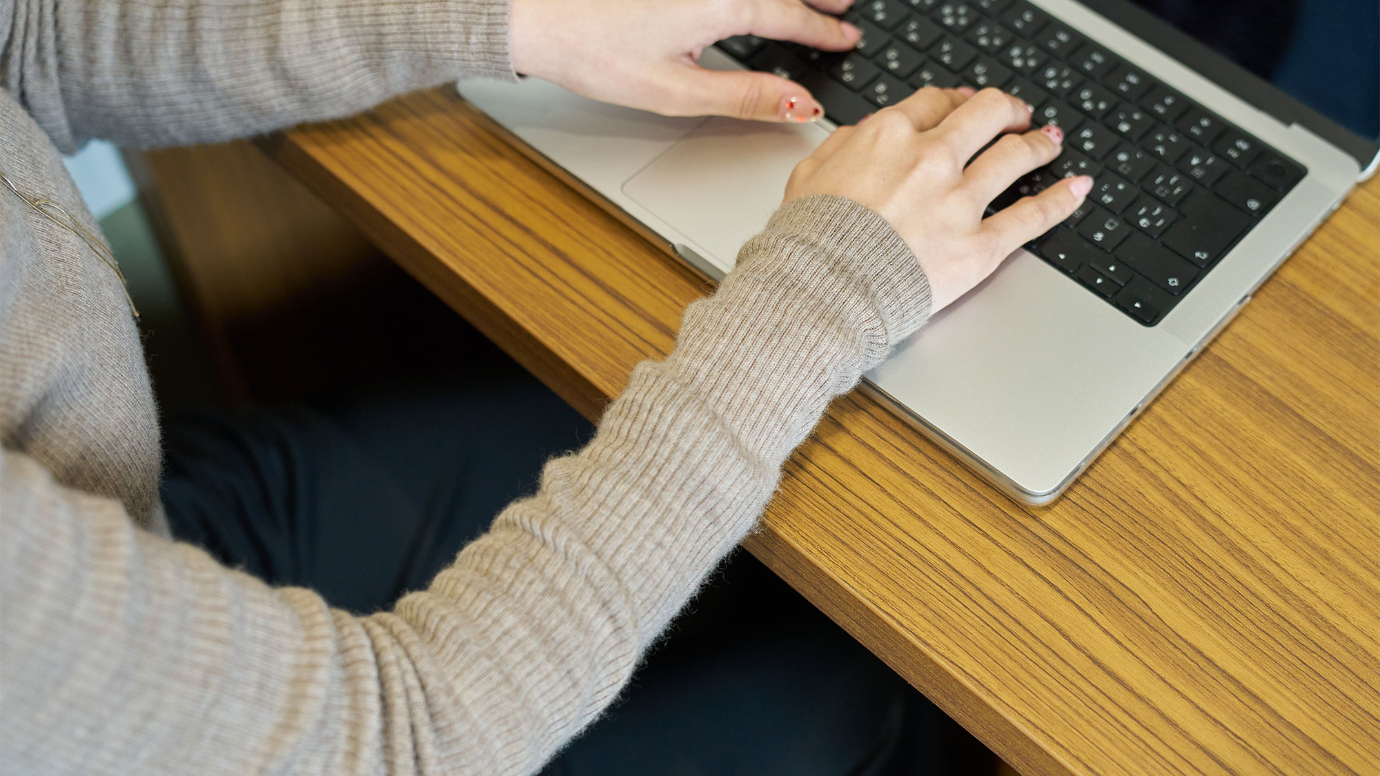 ・【シングルルーム】ワーケーションにもピッタリ。落ち着いたお部屋です