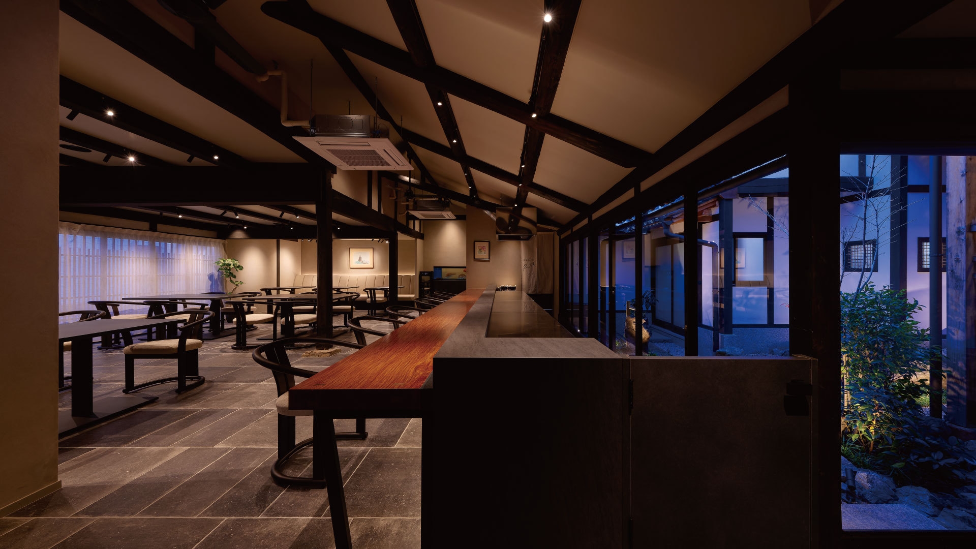 【特撰会席】季節の彩りが織りなす、華やかな味わい。＜1泊2食 ダイニング席＞