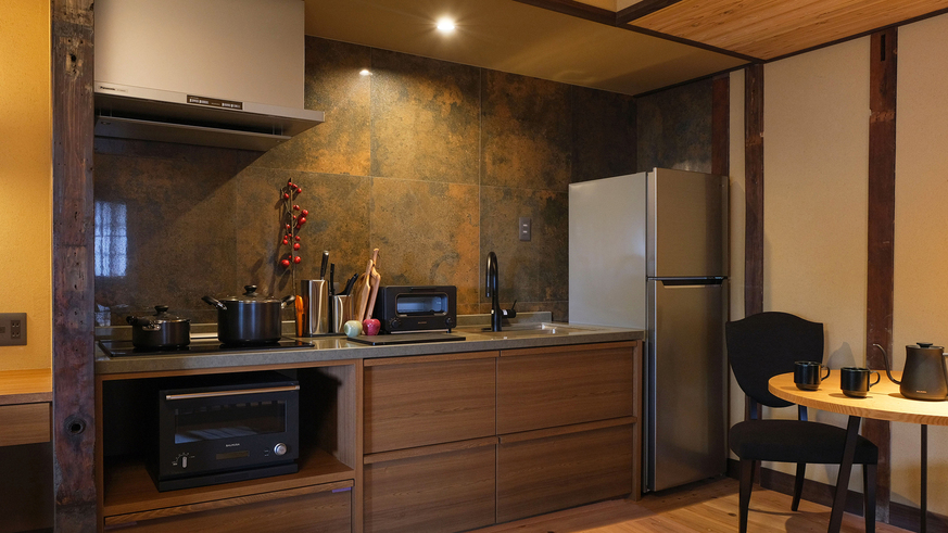 ■潮待ちホテル櫂KAI-■全室キッチン付客室。持参した食材をご自身で調理いただくことが可能です。