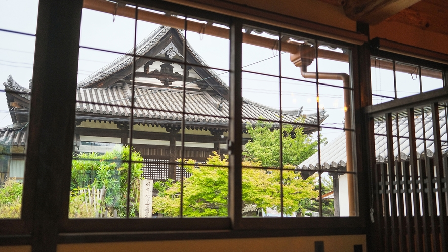 櫂KAI-■メゾネットスイート2階■お部屋の目の前には、鞆の浦第一の景勝地である「福禅寺対潮楼」が。