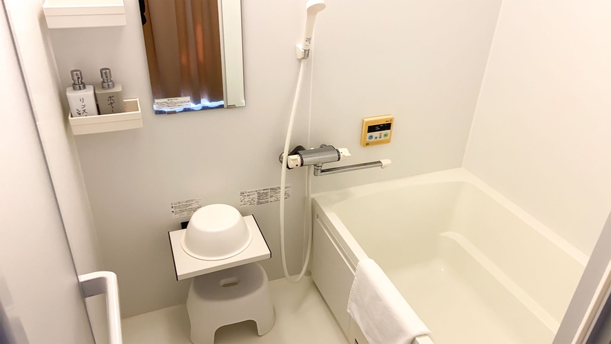 ・【浴室】清潔に保たれた浴室。湯船に浸かって寛げます