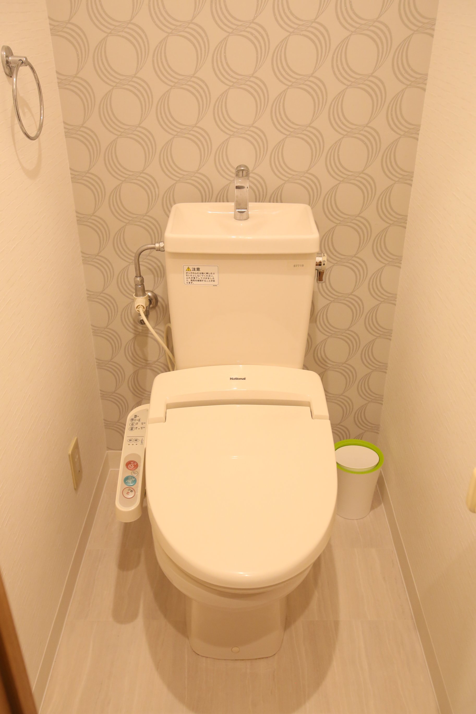 ファミリールーム　トイレ