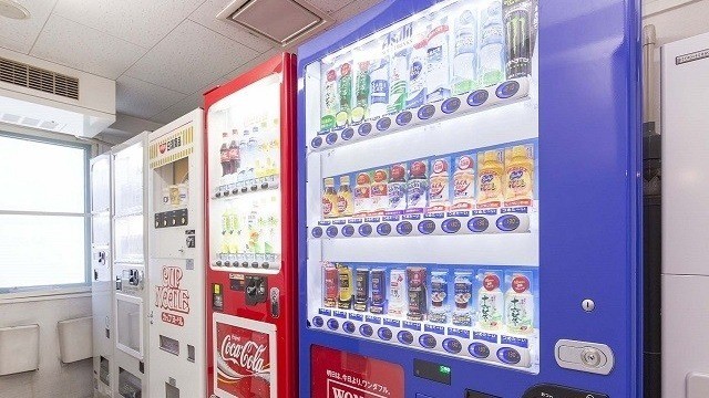 ソフトドリンクやお酒も用意しております