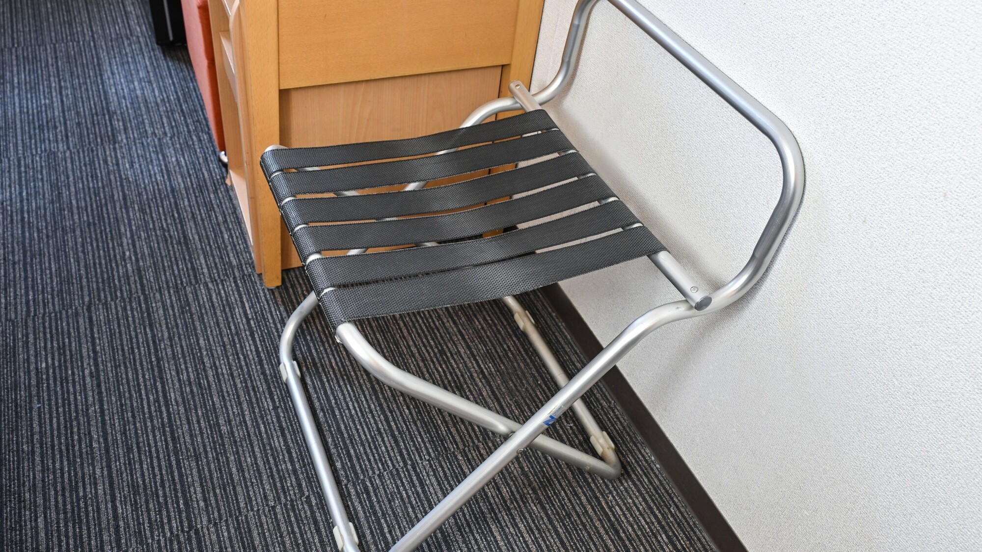 大切なお荷物を置く際にご利用ください