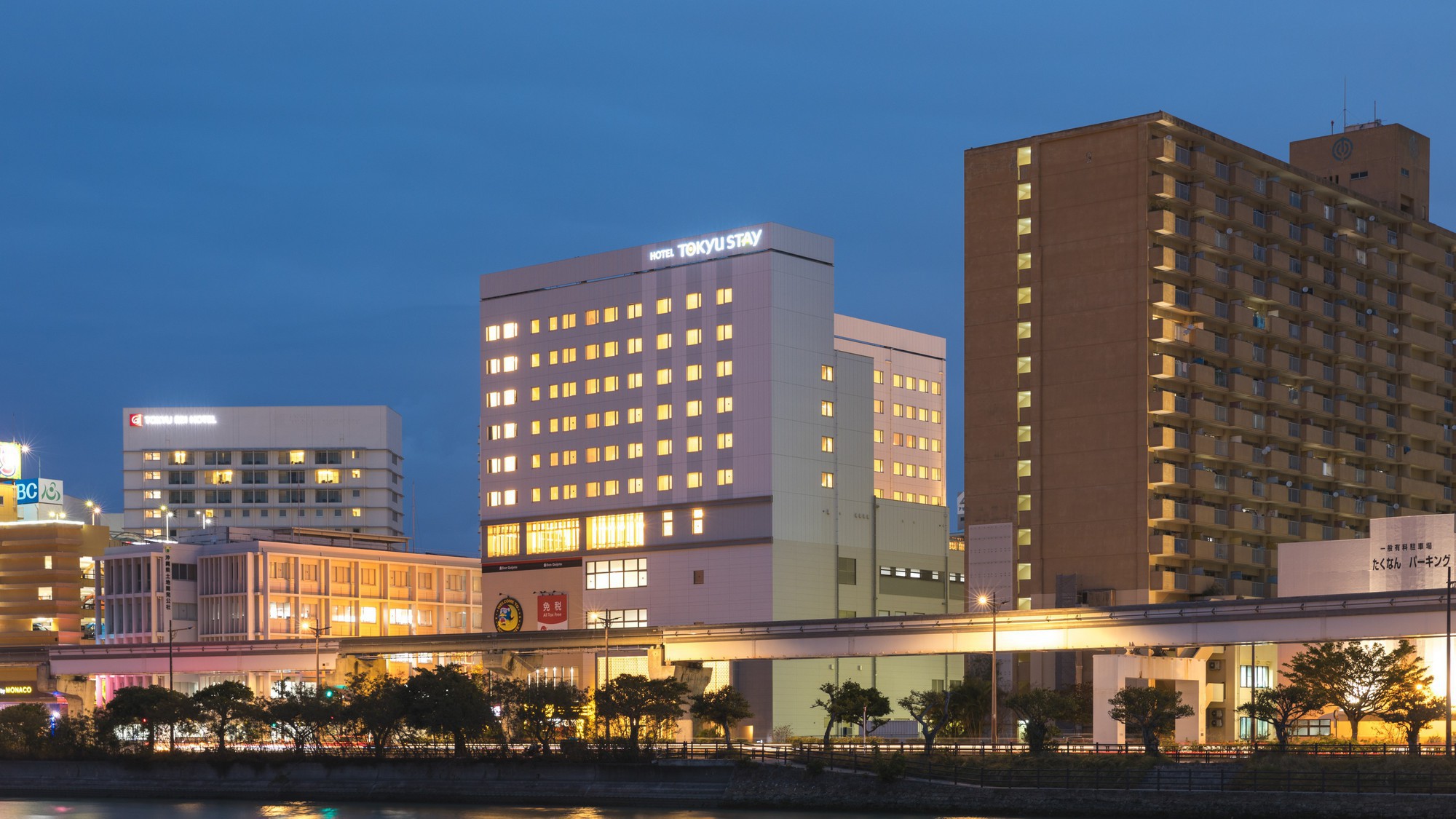 【3名以上でステイ】観光の拠点に！洗濯乾燥機・電子レンジ完備【3名〜】（朝食付）