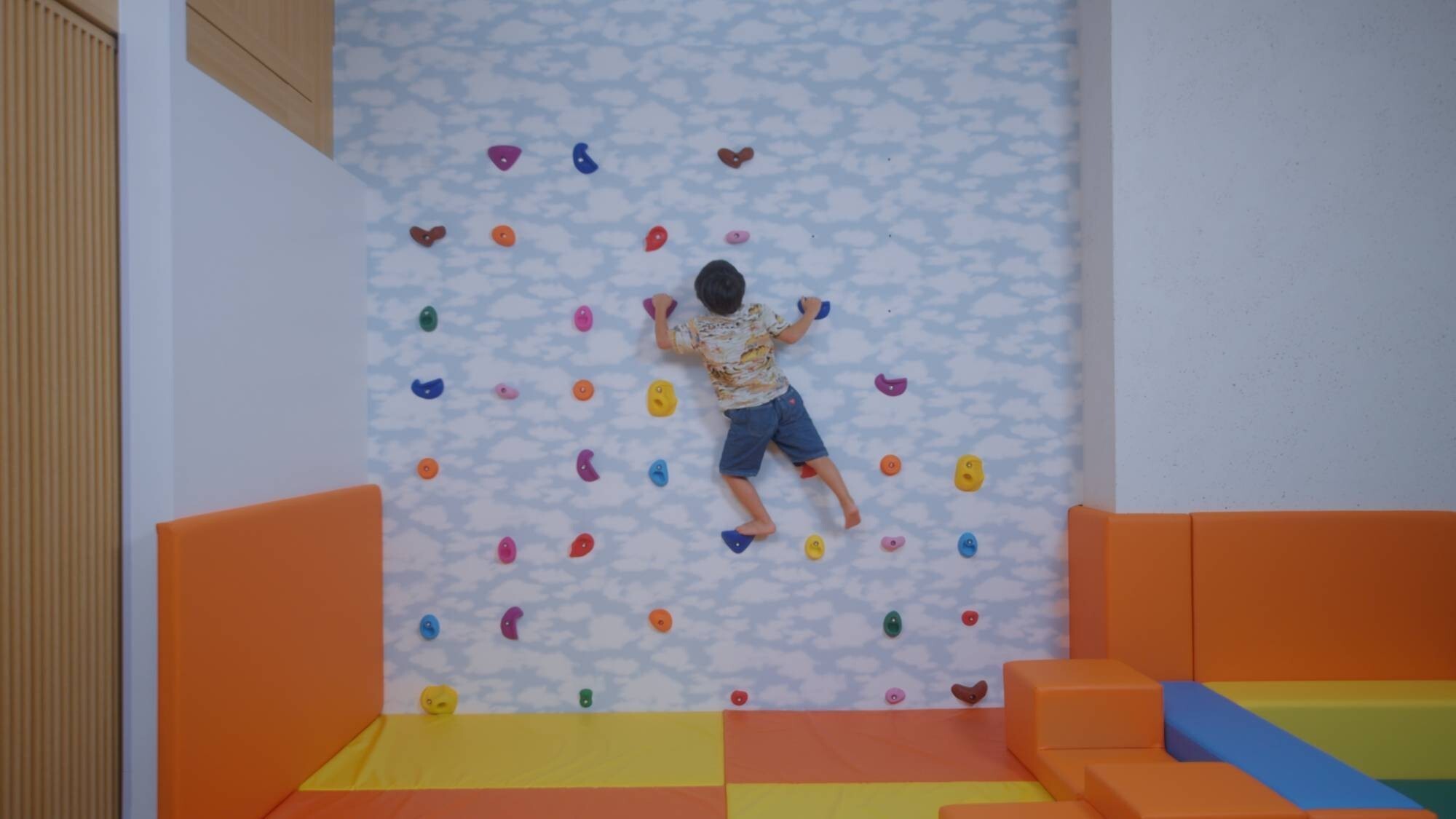 【3名以上でステイ】観光の拠点に！洗濯乾燥機・電子レンジ完備【3名〜】（素泊）