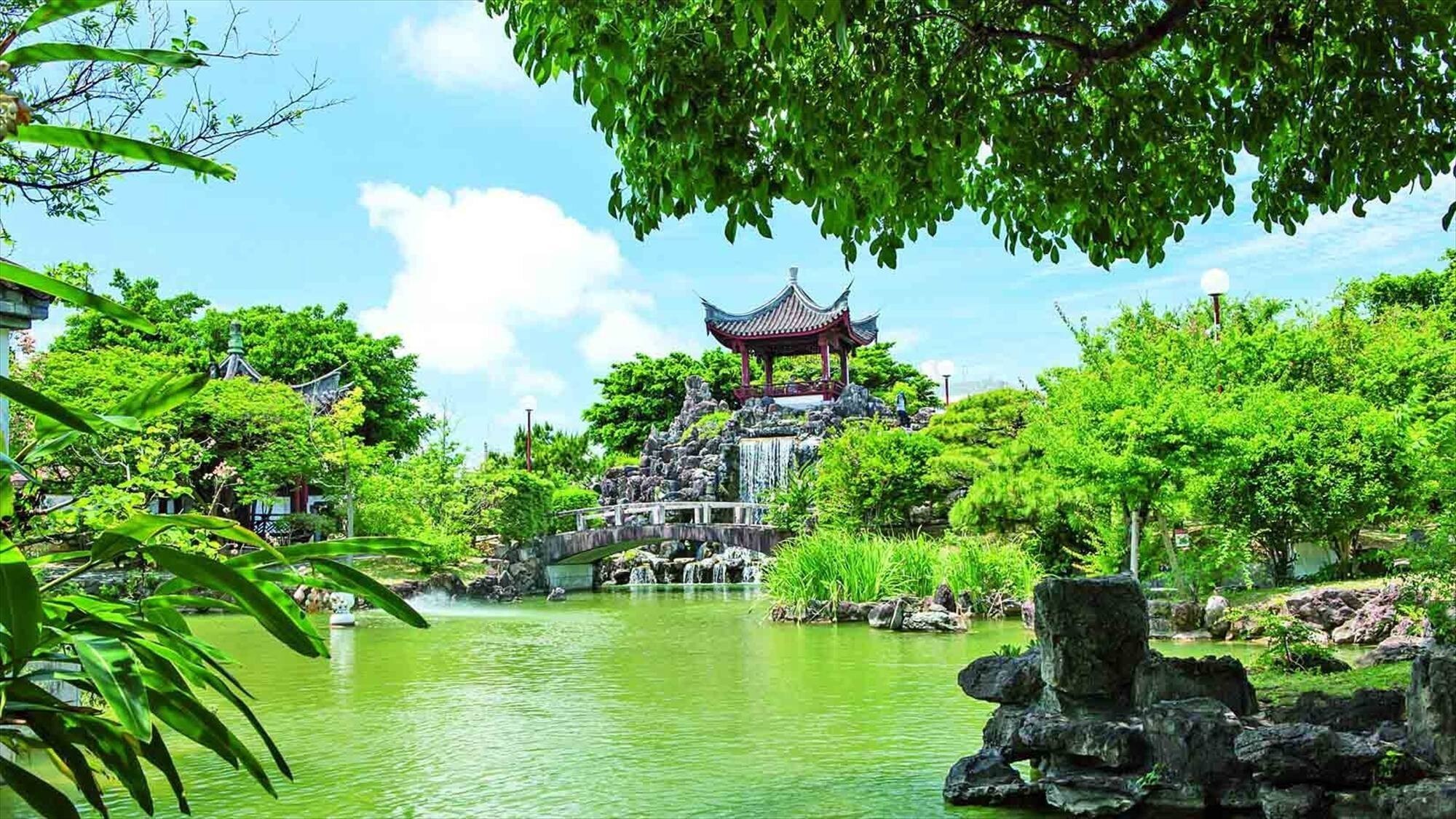 周辺観光/【福州園】福建省様式を再現した中国式庭園。楼閣や滝が美しく、異国情緒を楽しめます。