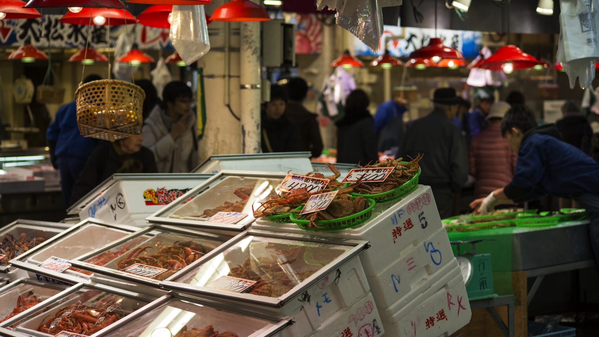 近江町市場（徒歩8分、バス5分、お車4分）