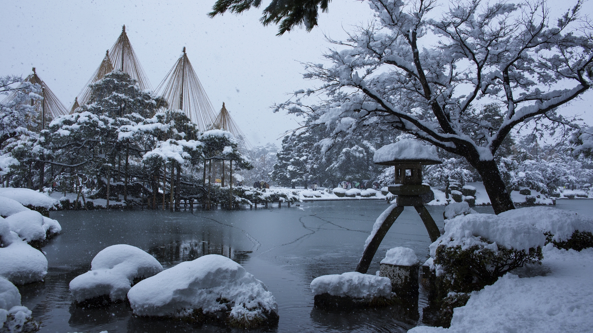 兼六園（徒歩13分、バス10分、お車6分）