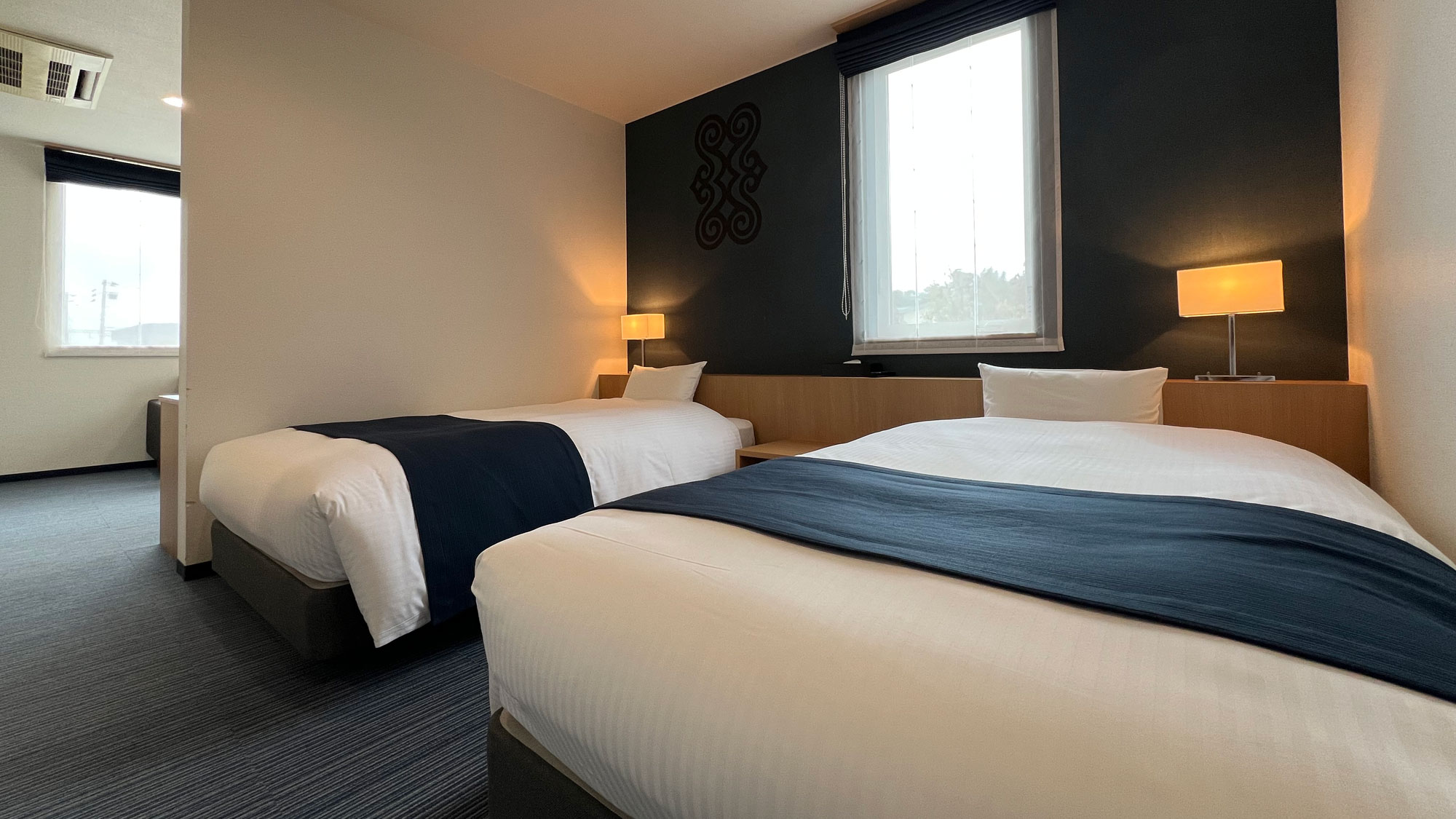 全室シモンズ社製のベッドを導入しております。