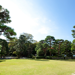 三千余坪の敷地内にある日本庭園