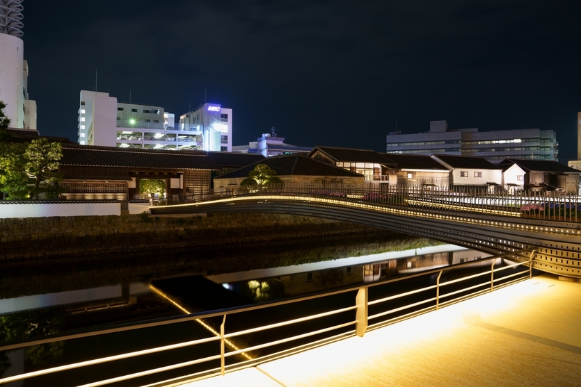 【当日割引　女性限定】史跡出島を望む　 歴史ある静かな街の女性ドミトリー♪二段ベッド♪珈琲の香り