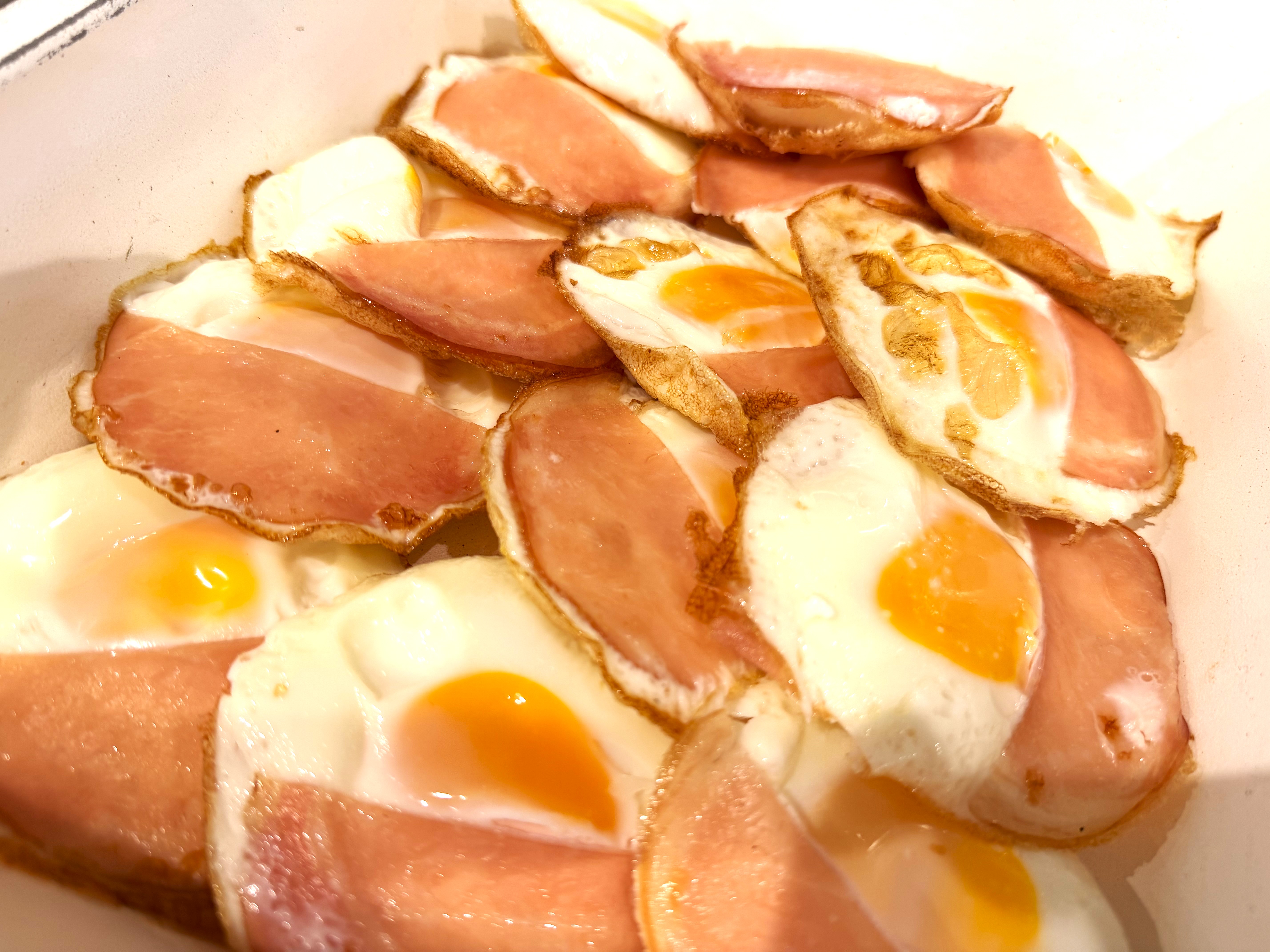 【ご朝食一例】ハムエッグ