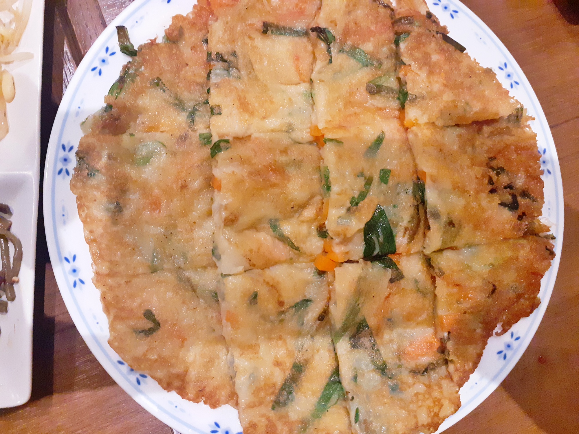 隠れ家韓国料理店「WaRaI -咲- 天保山」
