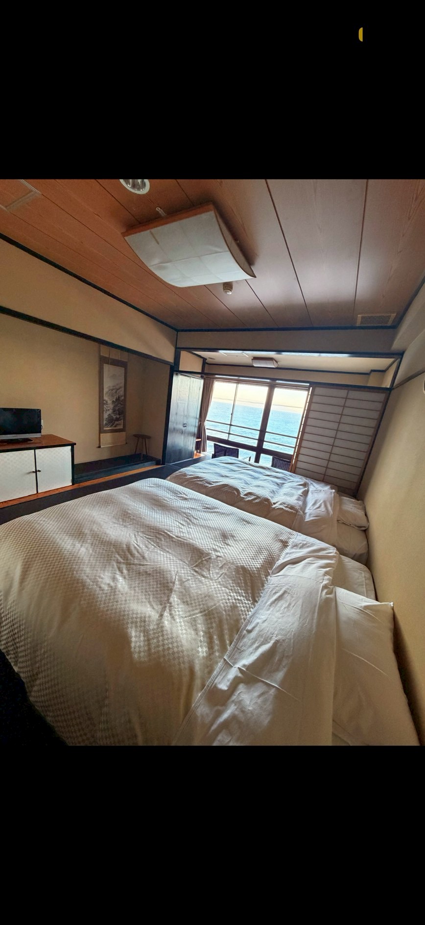 ダブルベッド2台