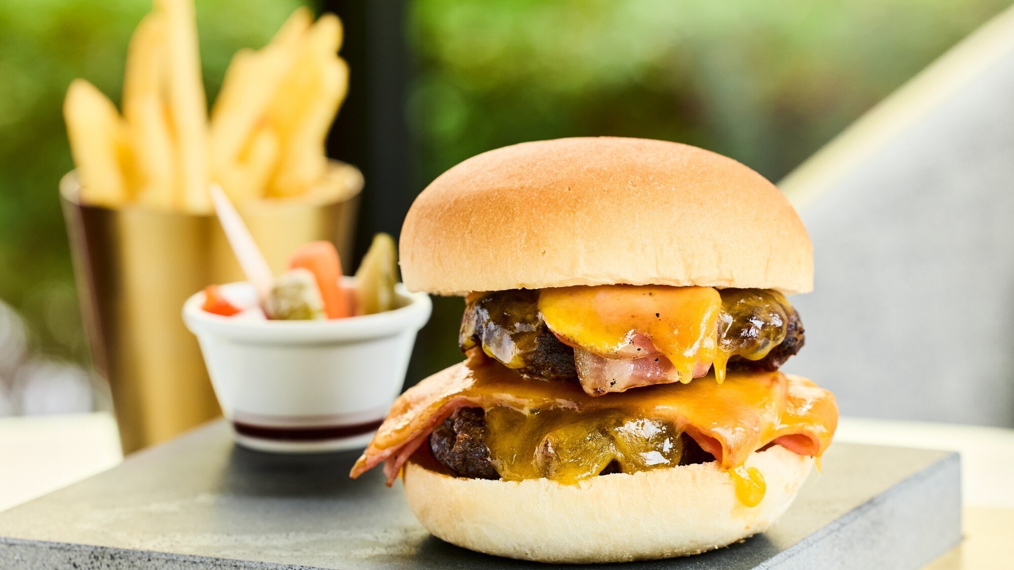 【3食付】金沢まいもん寿司でのご夕食と、ホテルで愉しむ朝食ビュッフェ＆バーガーセットランチ