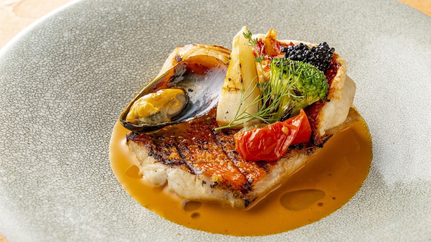 【2食付】薪グリル和牛×旬の魚シェフズスペシャルコースディナーと朝食ビュッフェ
