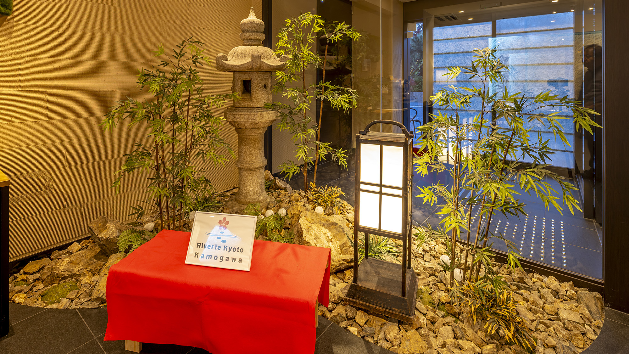 《エントランス》