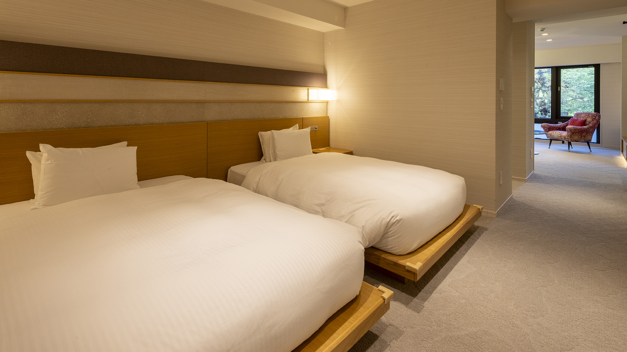 《モデレートツインA》柔らかい明かりの寛ぎの空間。